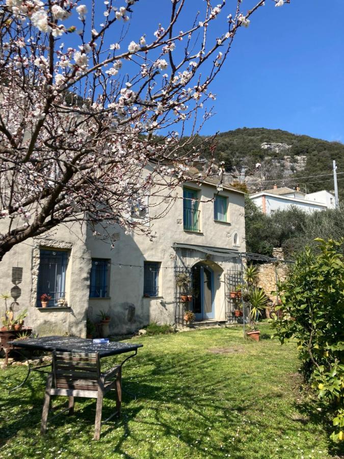 Casa Olivia Lacrema Finale Ligure Exterior foto